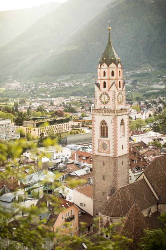 Meran Stadt in Südtirol Kirchturm